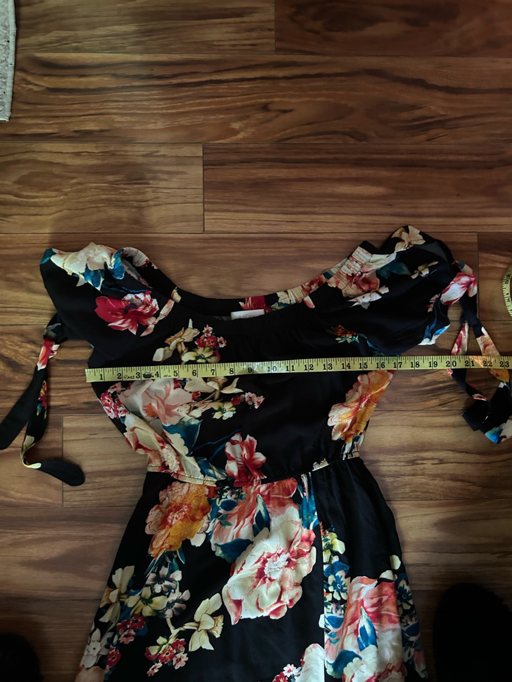 Band of Gypsies Black Floral Off-Shoulder Maxi Dress. Small. - Picture 8 of 9